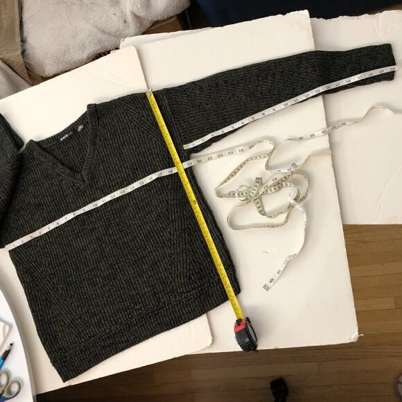 Devoted Peakaboo Collar Dark Green Black VNeck Knit Sweater Sz M - Picture 12 of 12